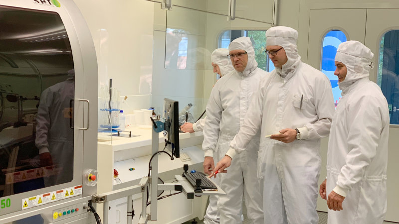 Wissenschaftler in einem Labor am Terahertz-Integrationszentrum der Universität Duisburg-Essen